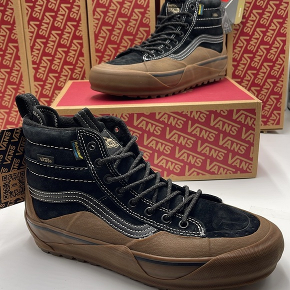 Vans WMNS Sk8-Hi Dip Mte-2
Black/Gum
VN0009QKB9M
Boots Cold Weather Sneakers - Picture 15 of 16